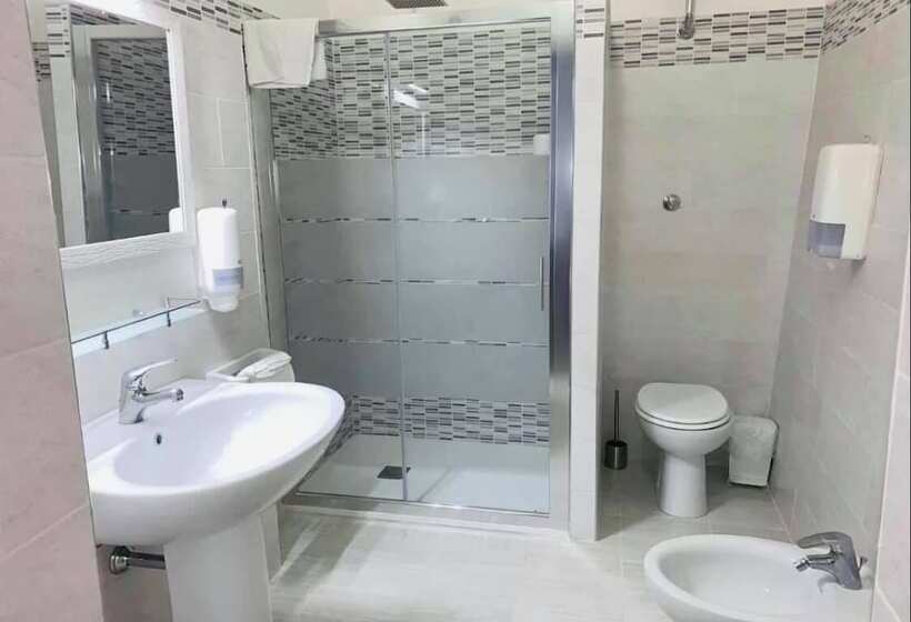 Номер Стандарт Трехместный, Tanit Hotel Villaggio Ristorante