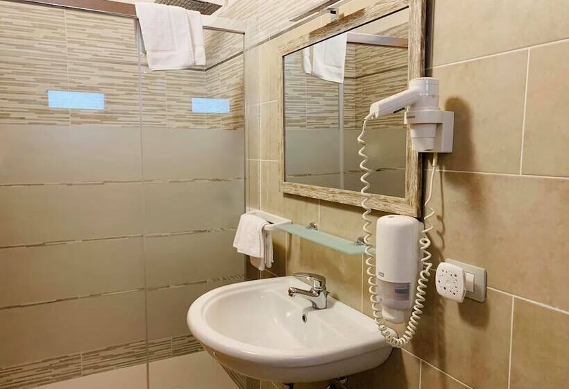 Четырехместный Номер Стандарт, Tanit Hotel Villaggio Ristorante
