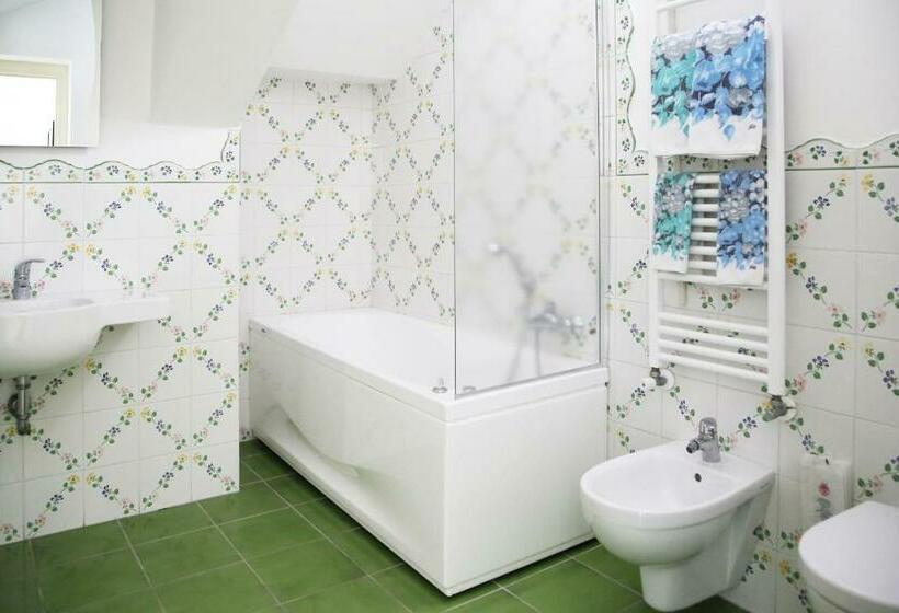 اتاق سوپریور, A Casa Dei Nonni