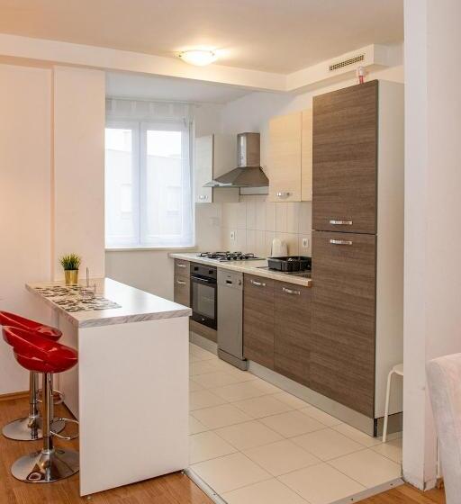 Appartement 3 Chambres, Amfiteatar