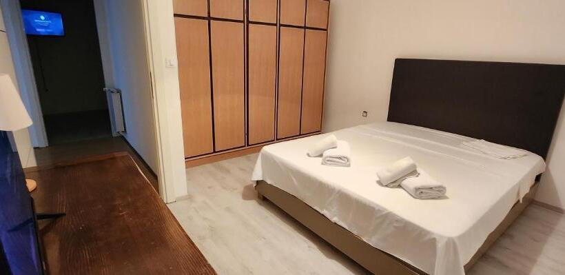 Appartement 2 Chambres, Amfiteatar
