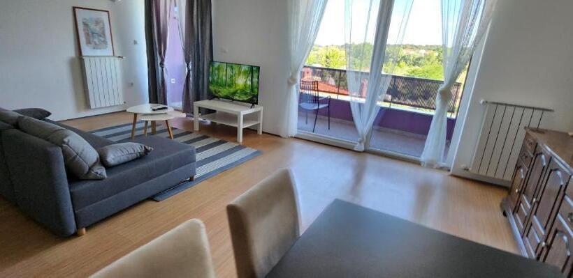 Appartement 2 Chambres, Amfiteatar