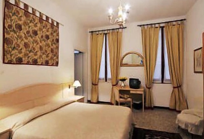 اتاق استاندارد, Ca  Turelli