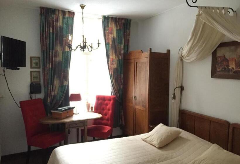 Номер Стандарт, Hanzestadslogement De Leeuw, In Het Centrum, Met Een Binnenplaats, Kamers Met Badkamer En Toilet En