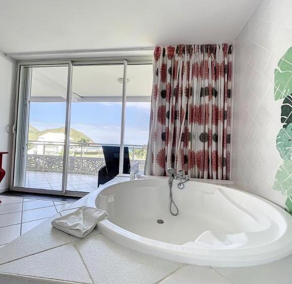 Deluxe Suite Sea View, Le Domaine Anse Marcel Beach Resort