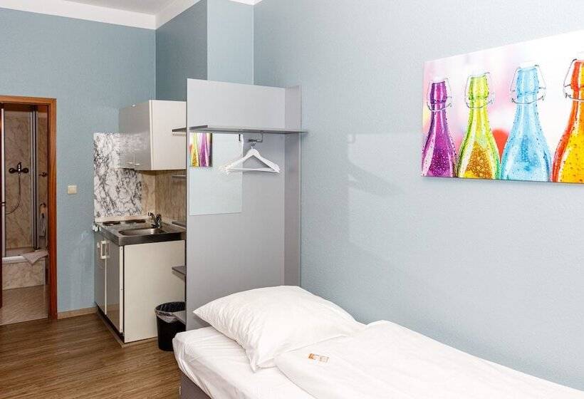 Номер Стандарт Трехместный, Apart Hotel Sarstedter Hof