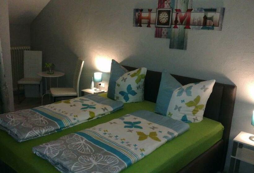 Номер Стандарт с Балконом, Hennetaler Hof