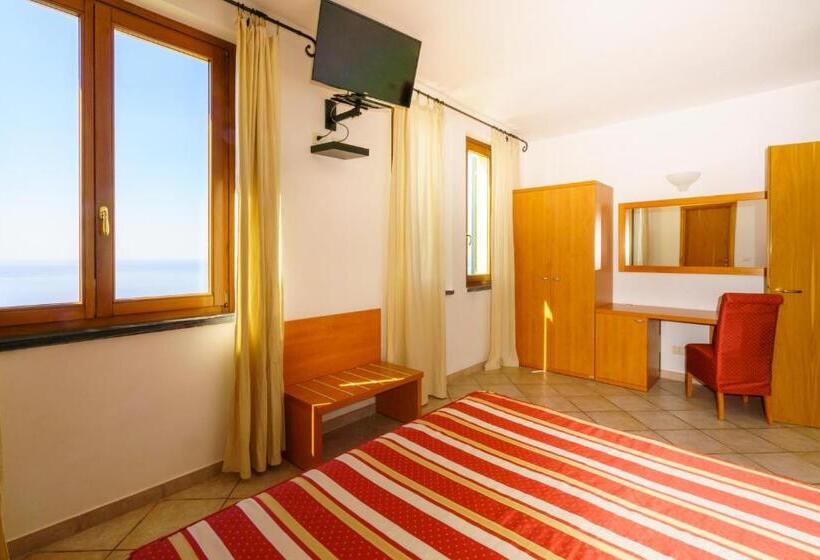 Номер Стандарт Боковой Вид на Море, Albergo Luna Di Marzo