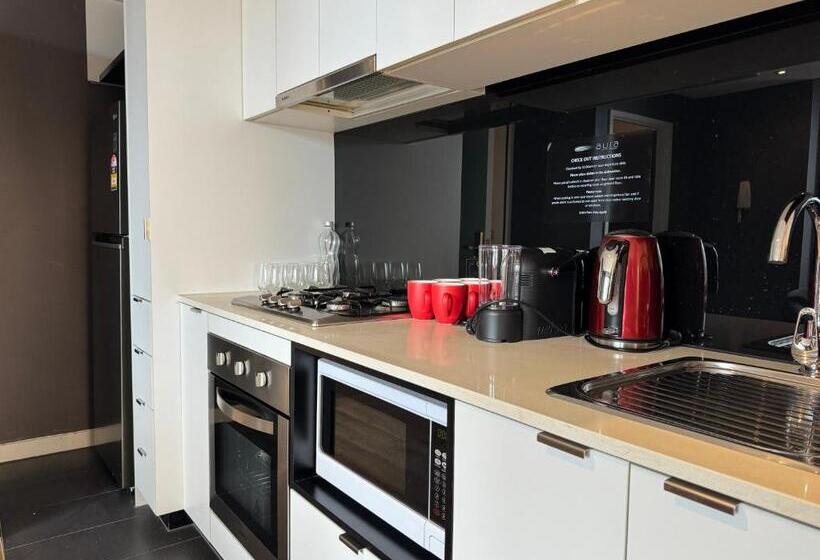3 Bedroom Suite, Aura On Flinders Serviced Apartments
