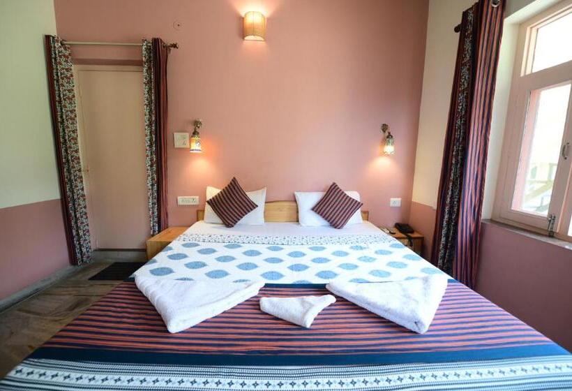 Quarto Deluxe, Chitra Katha  A Story Per Stay
