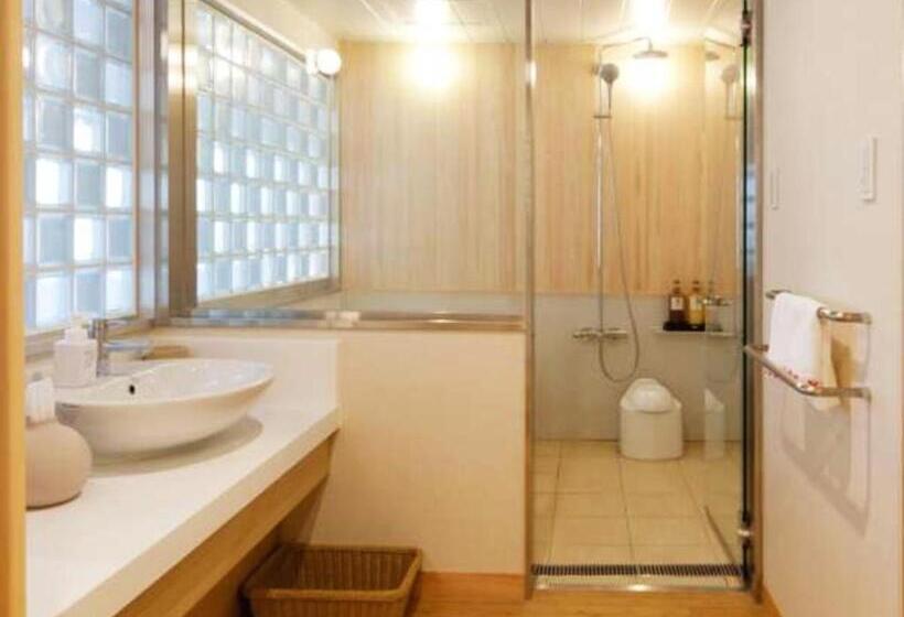 デラックスの４人部屋, Hana Beppu