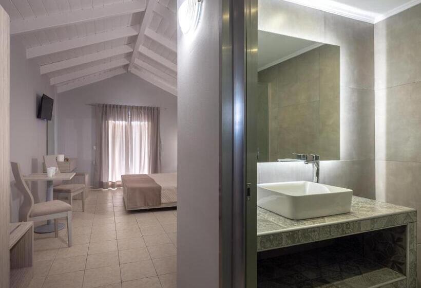 Студия Deluxe, Zante Atlantis