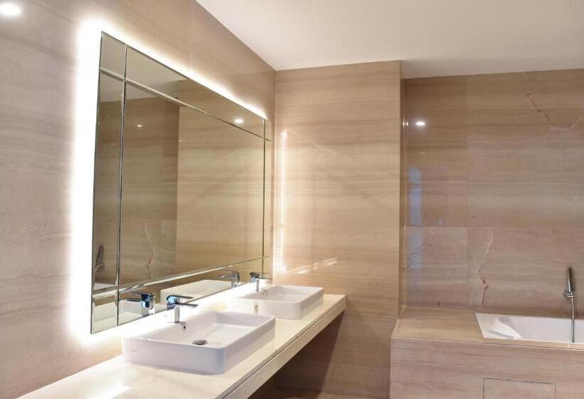 Люкс, Platinum Hotel & Convention Hall Balikpapan