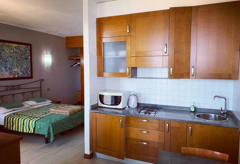استودیوی استاندارد, Eurobeach Residence