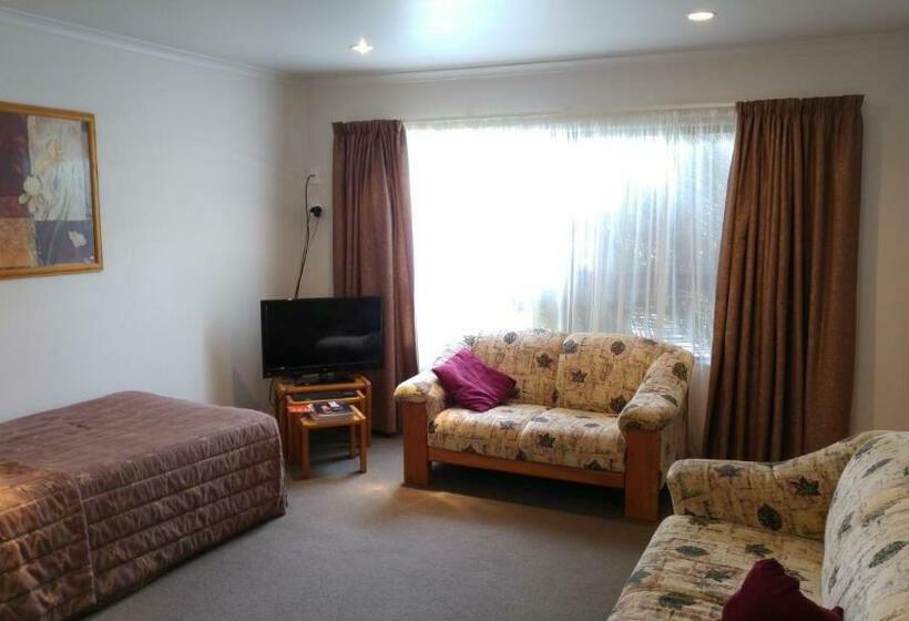 דירת חדר, Hobson's Choice Motel