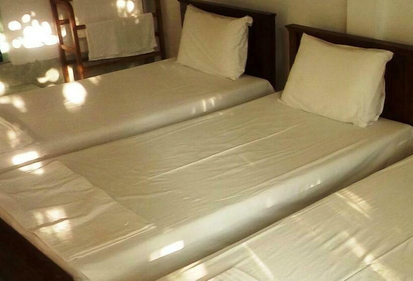Трехместный Номер Стандарт с Балконом, White Villa