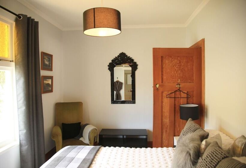스탠다드 룸, The Gables B&b
