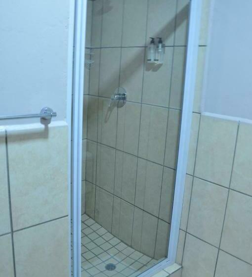 Quarto Estandar, Woodpecker S Inn Guest House