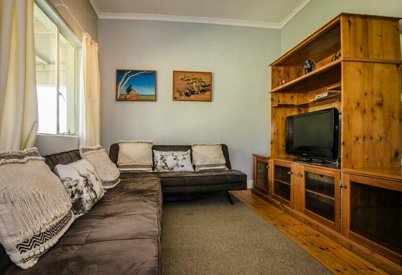 Дом 3 Спальни, Reflections Guest Farm