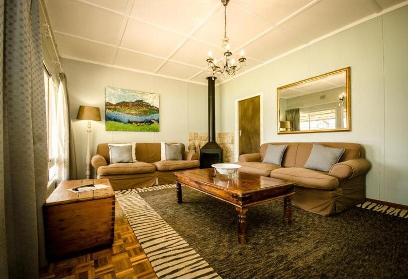 Дом 4 Спальни, Reflections Guest Farm