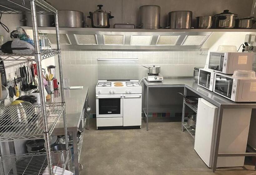 Номер Стандарт, Hébergement Artense