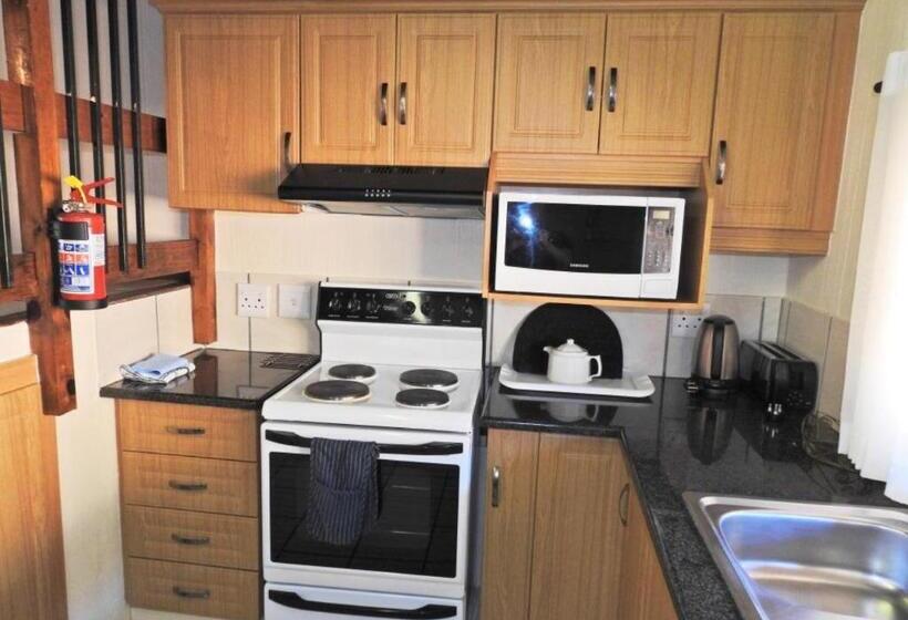 Шале 1 Спальня, Fairways Self Catering