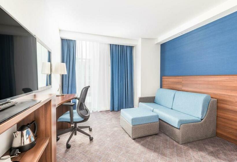 Номер Стандарт, Hampton by Hilton Dundee City Centre