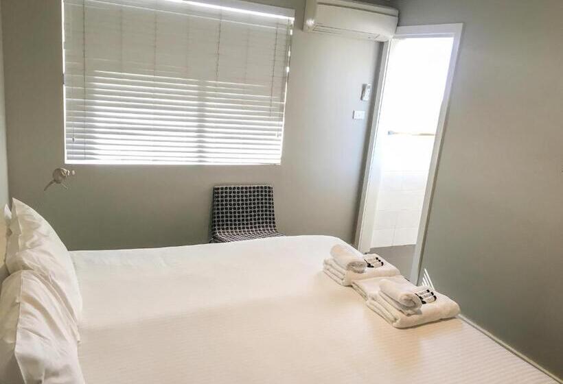Quarto Estandar Banheiro Compartilhado, The Premier Hotel Broadmeadow