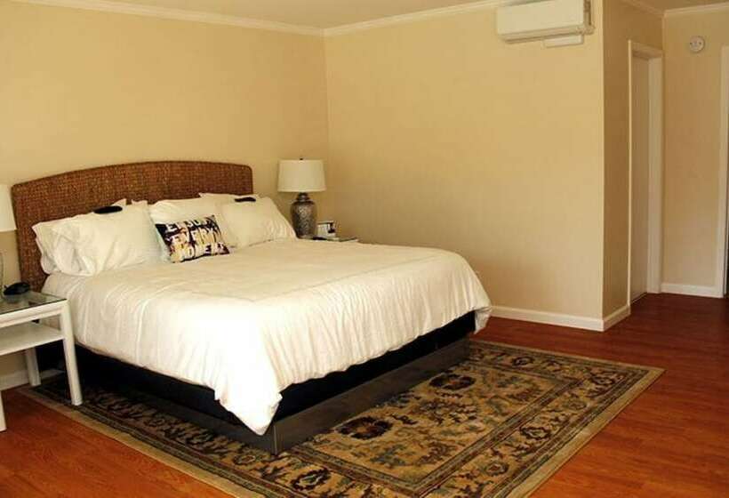 Номер Комфорт, Pacific Crest Hotel Santa Barbara