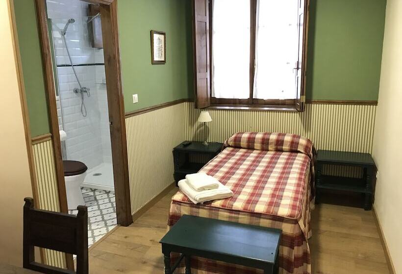 스탠다드 싱글 룸, Colonial De Santillana