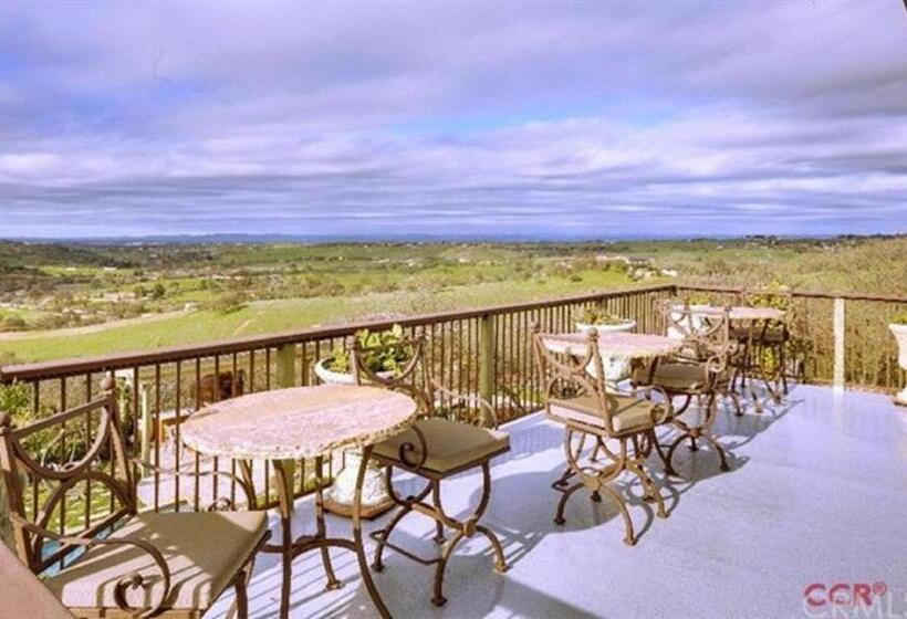 수피리어 스위트, High Ridge Manor