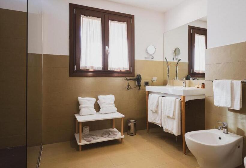 سوئیت جونیور با تراس, Tramas Hotel & Spa
