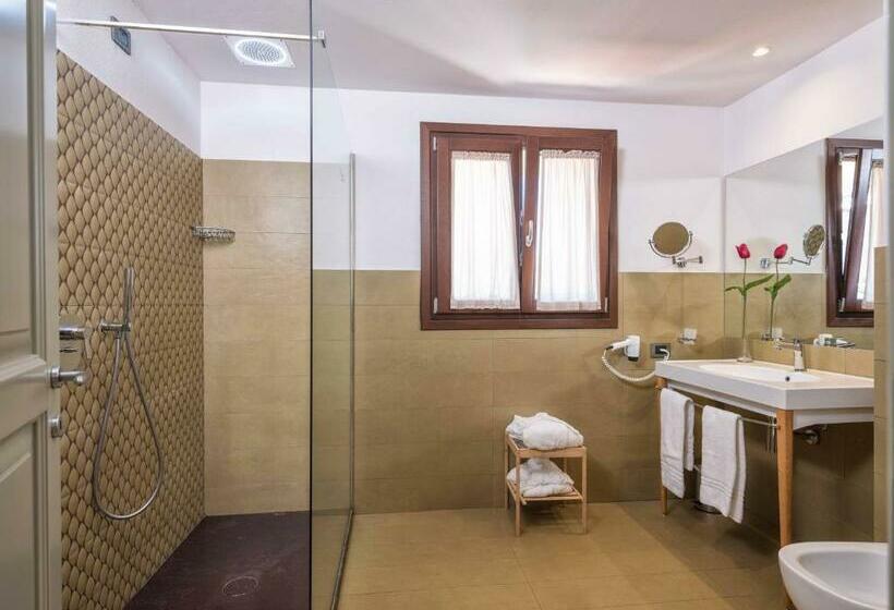 سوئیت جونیور با تراس, Tramas Hotel & Spa