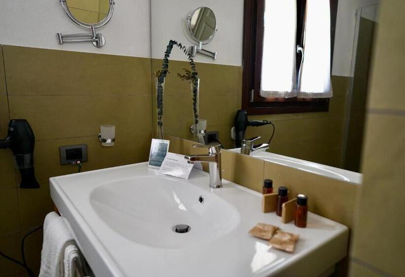 سوئیت جونیور با تراس, Tramas Hotel & Spa