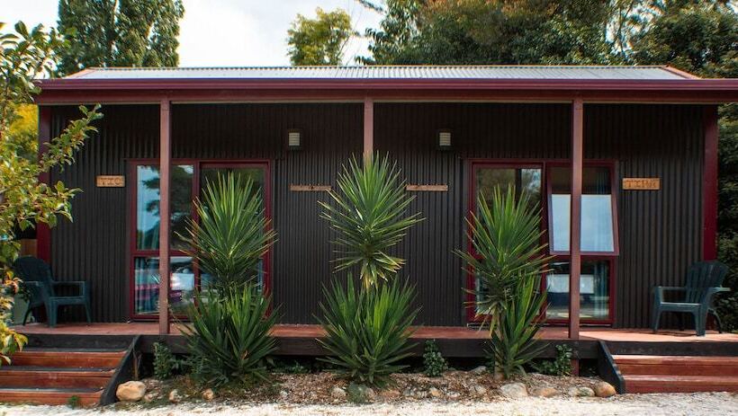 Cama em Quarto Compartilhado, The Barn Cabins & Camp