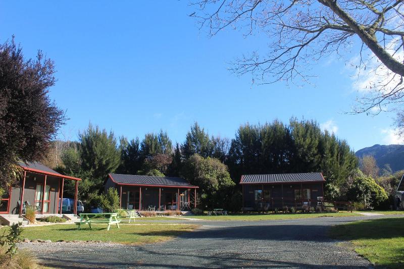 Кровать в Общей Комнате, The Barn Cabins & Camp
