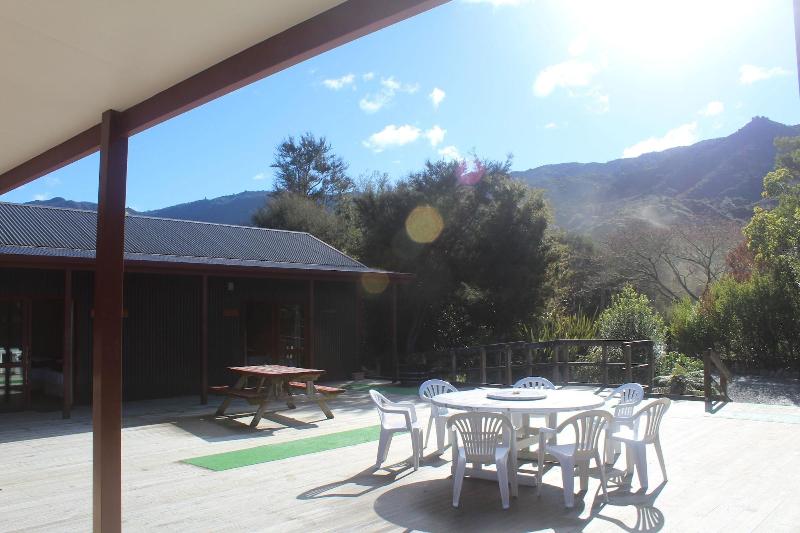 Cama em Quarto Compartilhado, The Barn Cabins & Camp