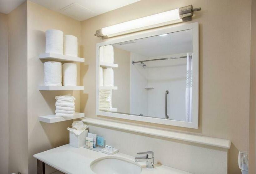 스탠다드 스튜디오 킹침대, Hampton Inn & Suites Yonkers   Westchester