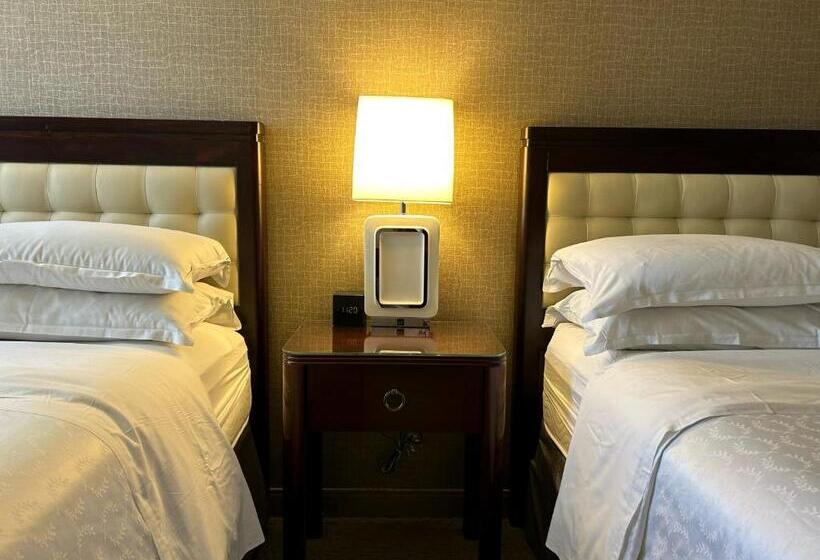 Номер Стандарт Вид на Бассейн, Sheraton Austin Georgetown Hotel & Conference Center