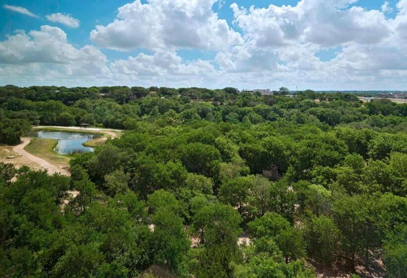 클럽 스위트, Sheraton Austin Georgetown Hotel & Conference Center