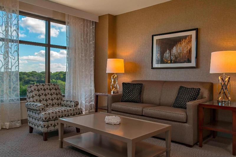 스위트 킹사이즈 침대, Sheraton Austin Georgetown Hotel & Conference Center