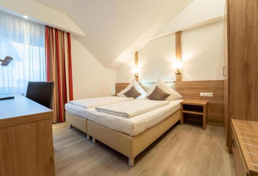Номер Deluxe, St Georg  Regensburg