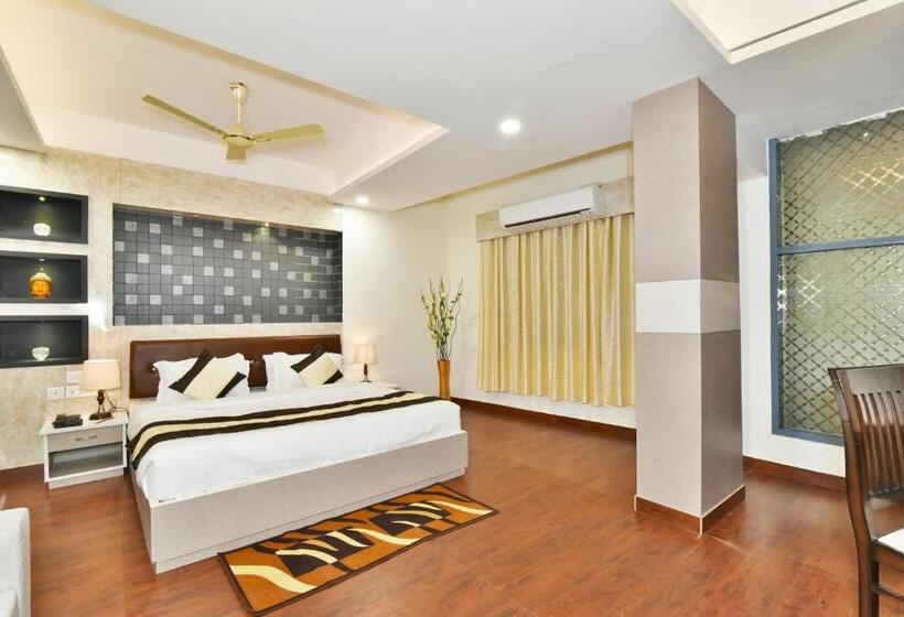 اتاق استاندارد با تخت بزرگ, Pinaz Royale