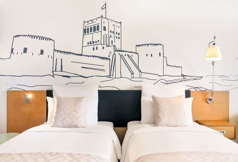 اتاق لوکس با چشم‌انداز استخر, Mercure Sohar