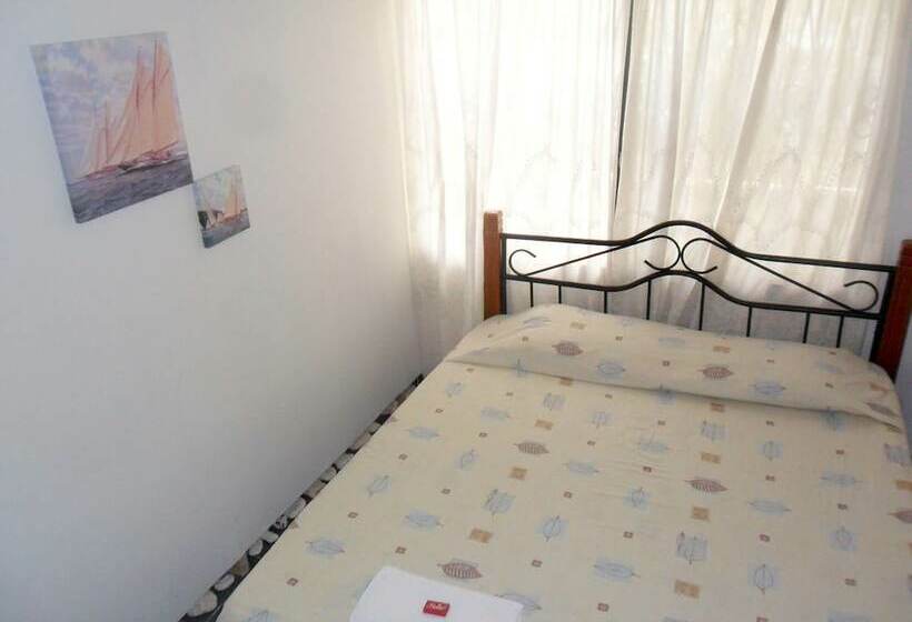 家庭房间共用浴室, Sheylla's Place