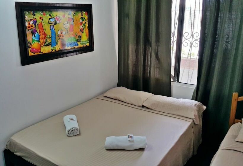 家庭房间共用浴室, Sheylla's Place