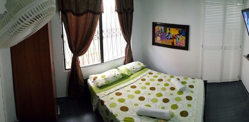 标准间, Sheylla's Place