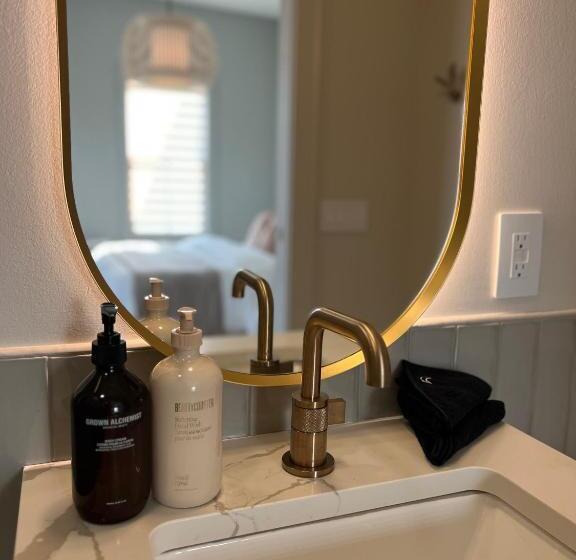 Suite with lake view, St. James Social