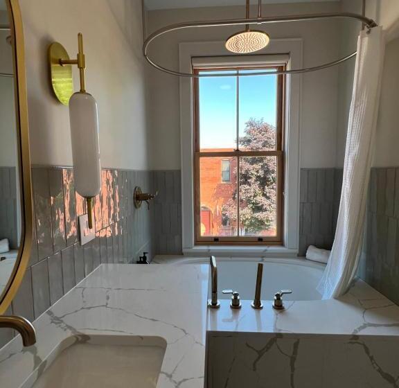 Suite with lake view, St. James Social