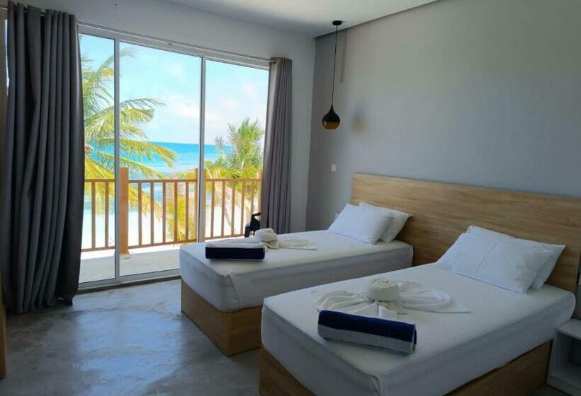 اتاق لوکس با چشم‌انداز دریا, The Sunset Villa